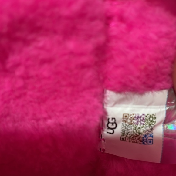 UGG Classic clear waterproof mini boot. - Picture 8 of 10